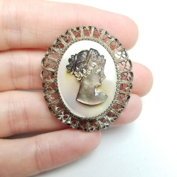 Vintage Cameo Brooch, 800 Grade Silver Filigree Frame, Mother of Pearl, Estate - Picture 7 of 7